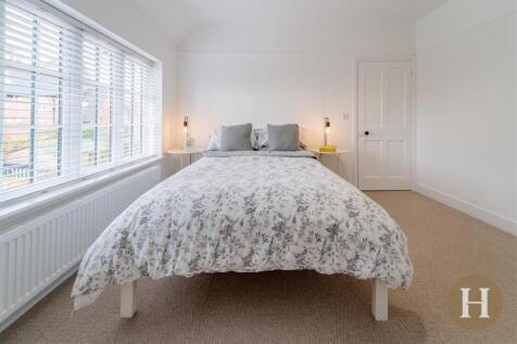 Hadleigh Estate Agents-34.jpg