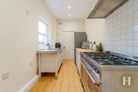 Hadleigh Estate Agents-12.jpg