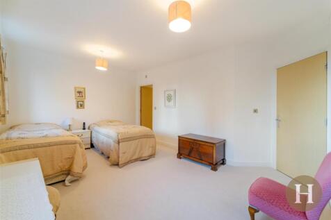 Hadleigh Estate Agents-6.jpg