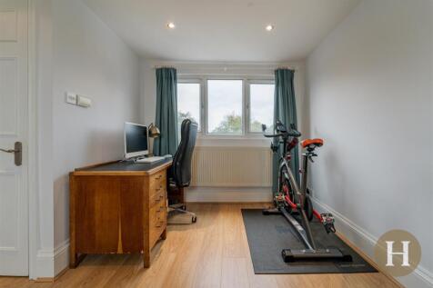 Hadleigh Estate Agents-48.jpg