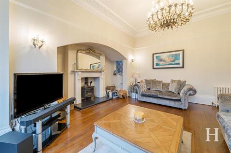 Hadleigh Estate Agents-16.jpg