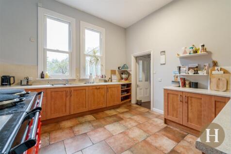 Hadleigh Estate Agents-23.jpg