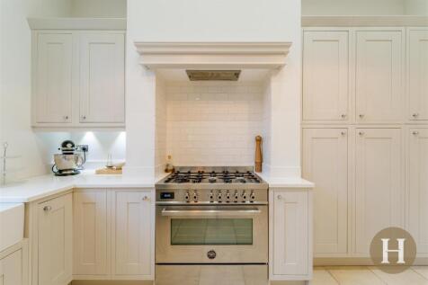 Hadleigh Estate Agents-31.jpg