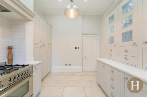 Hadleigh Estate Agents-32.jpg