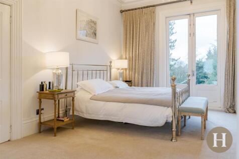 Hadleigh Estate Agents-38.jpg