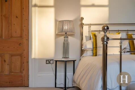 Hadleigh Estate Agents-78.jpg