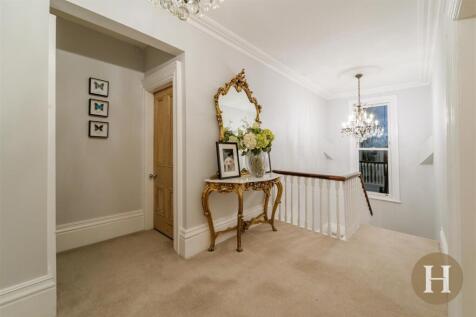 Hadleigh Estate Agents-107.jpg