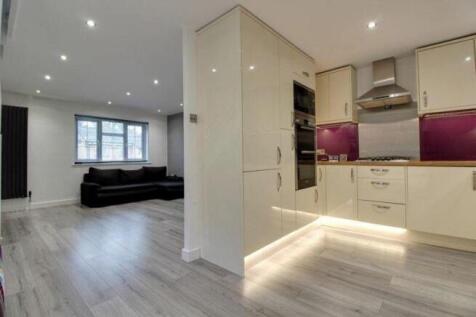 Kitchen &amp; Living