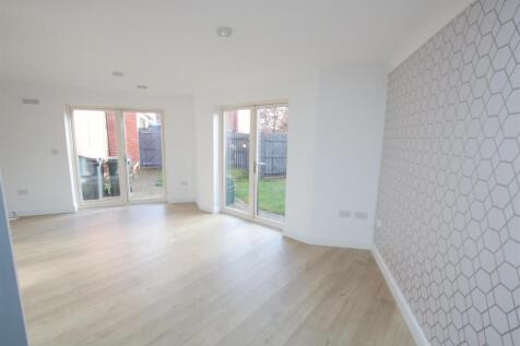 OPEN PLAN LIVING/ DINING/ KITCHEN