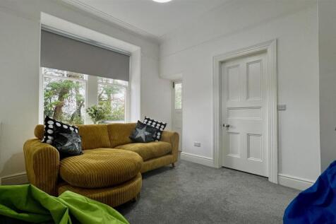 PLAY ROOM