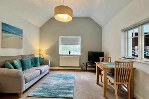 COTTAGE LOUNGE