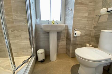 En-suite Shower R...