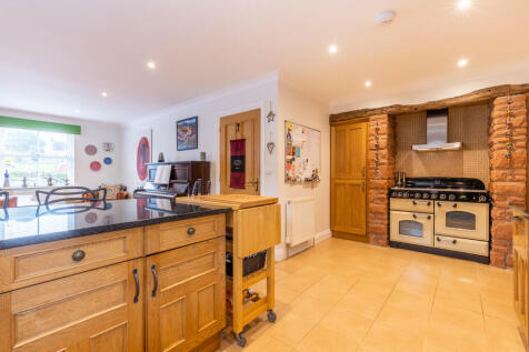 Kitchen/ Dining R...