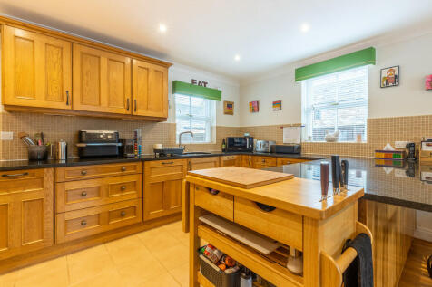 Kitchen/ Dining R...