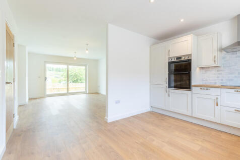 Kitchen/ Living R...