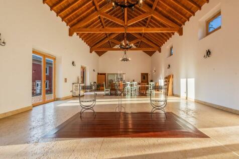 Majestic V6 Country Estate, Views &amp; Pool, Cadaval