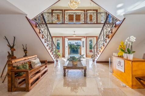 Majestic V6 Country Estate, Views &amp; Pool, Cadaval