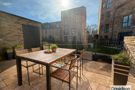 WhatsApp-Image-20...