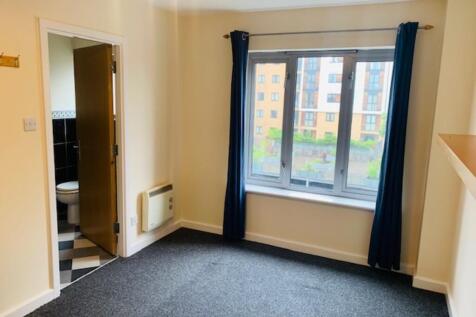 Master Bedroom En...