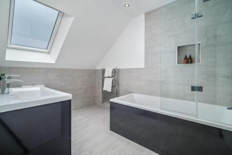 Bedroom three en-suite 