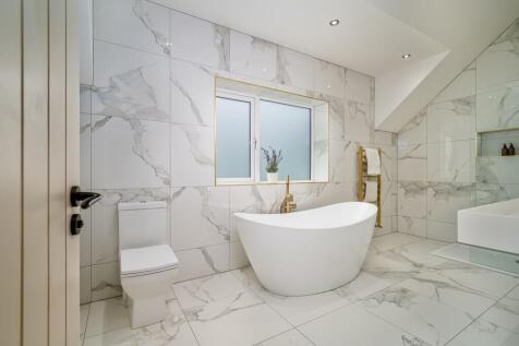 Main family bathroom