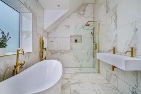 Main family bathroom