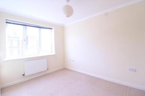 ONE BEDROOM PUPOSE BUILT FLAT