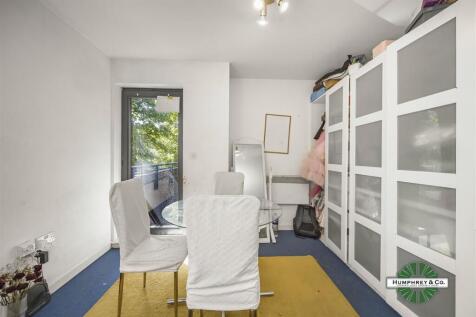 Flat 7, 2 Bloomfield Court Brisbane Road -008.JPG