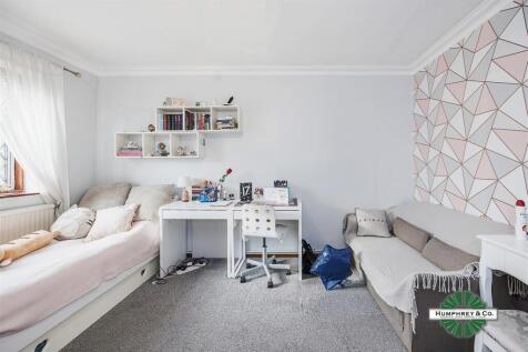 24   Manning Road -004.jpg