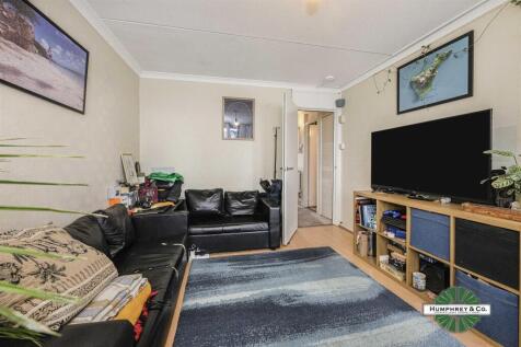 Flat 234 Missenden Inville Road -009.jpg