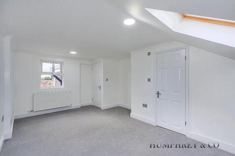 loft bedroom rear.jpg