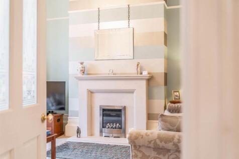 Lounge - Fireplace Feature