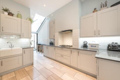 34-Hillfield-Park...