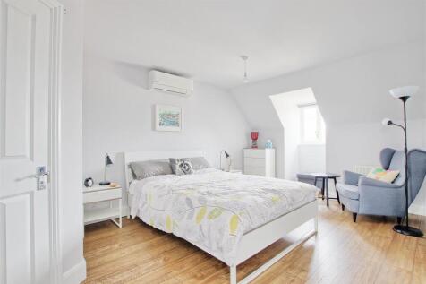 Guest Bedroom (second Shot).jpg