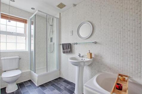 Bathroom.jpg