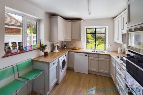 CAM02145G0-PR0016...