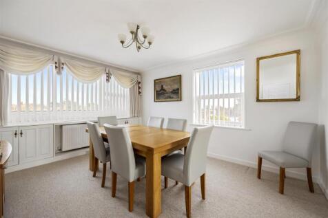 Grand Avenue, Wellington Court 12-011.JPG