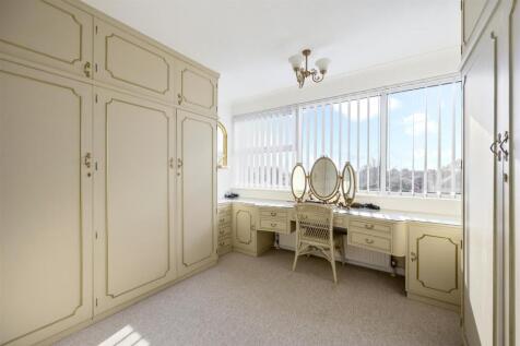 Grand Avenue, Wellington Court 12-021.JPG