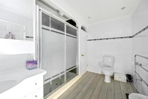 Grand Avenue, Wellington Court 12-023.JPG