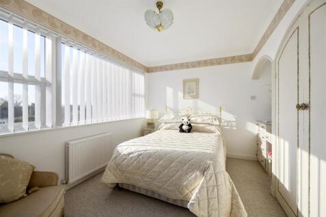 Grand Avenue, Wellington Court 12-017.JPG