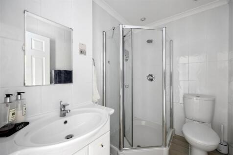 Grand Avenue, Wellington Court 12-026.JPG