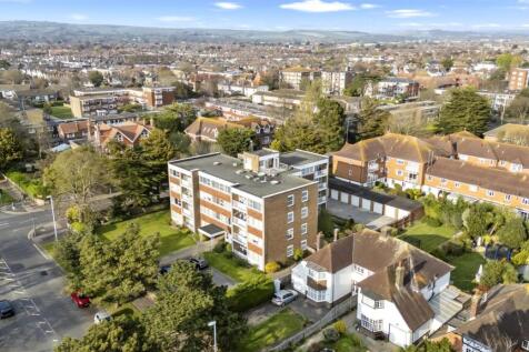 Grand Avenue, Wellington Court 12-004.JPG