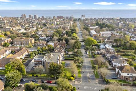 Grand Avenue, Wellington Court 12-007.JPG