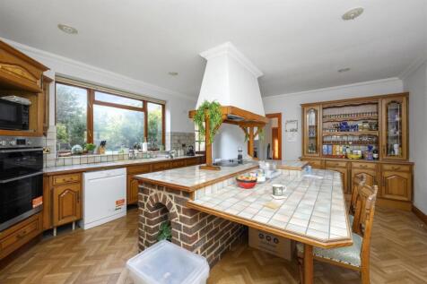 Links Road, Lyne House-025.JPG