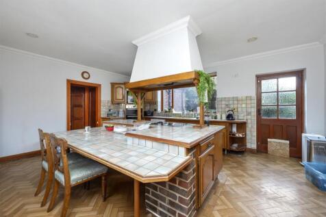 Links Road, Lyne House-024.JPG
