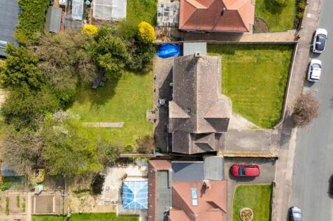 Cissbury Drive, 8-006.jpg