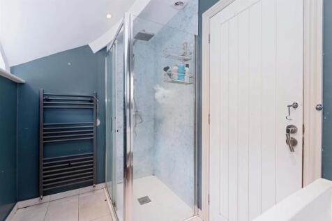 Chesswood Road_14.jpg