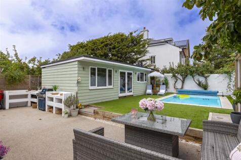 Chesswood Road_22.jpg