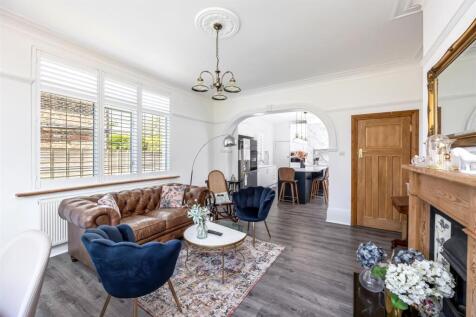 St Valerie Road, 19-013.jpg