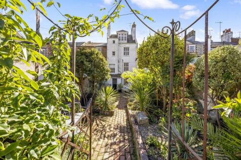 Ambrose Place, 4_4a-006.JPG